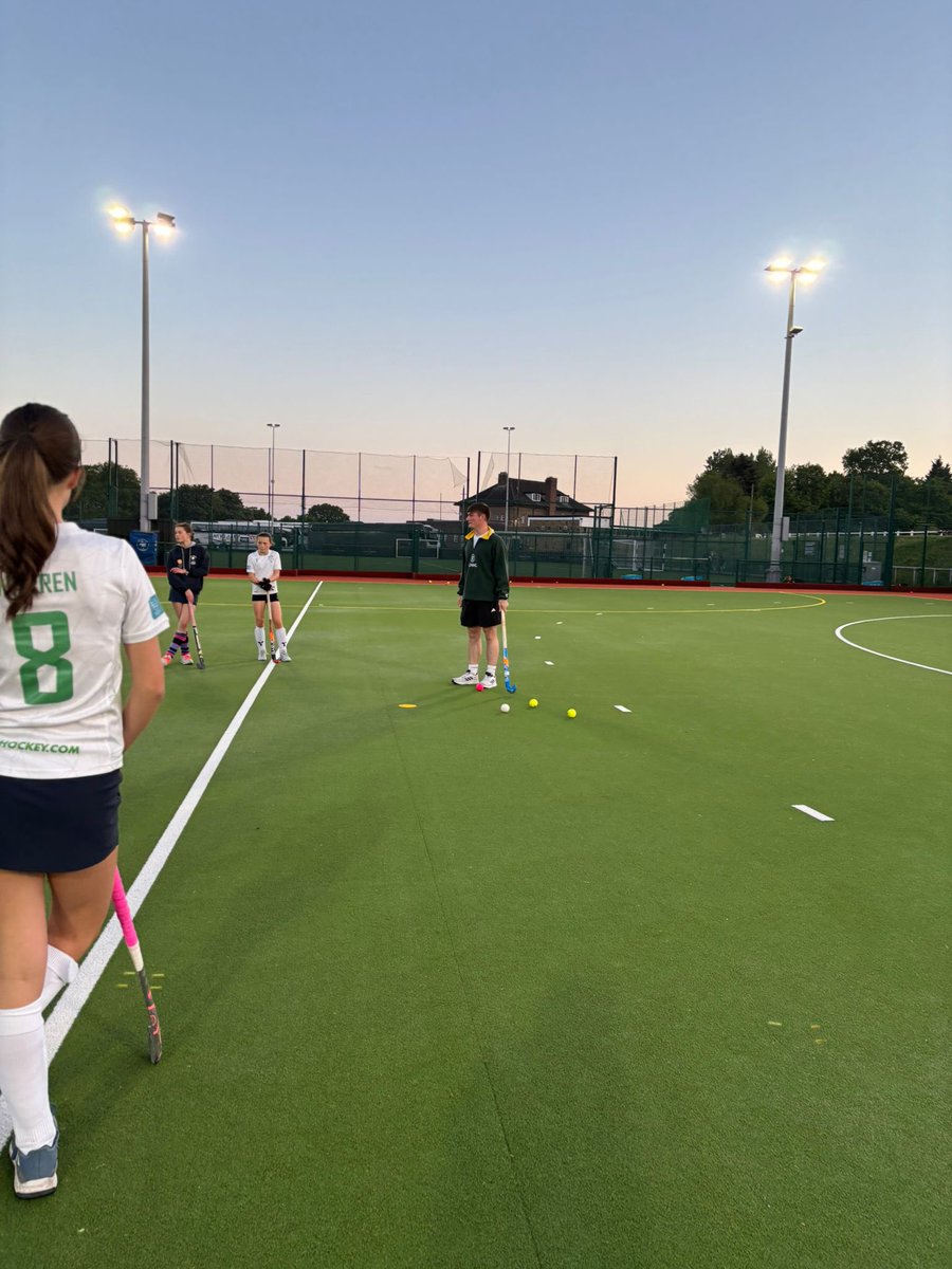 High performance session last week delivered by Luis Cuttle >>> Nottingham Mens 1's - National Premier League player - BUCS double gold winner 🏑💪🏑💪