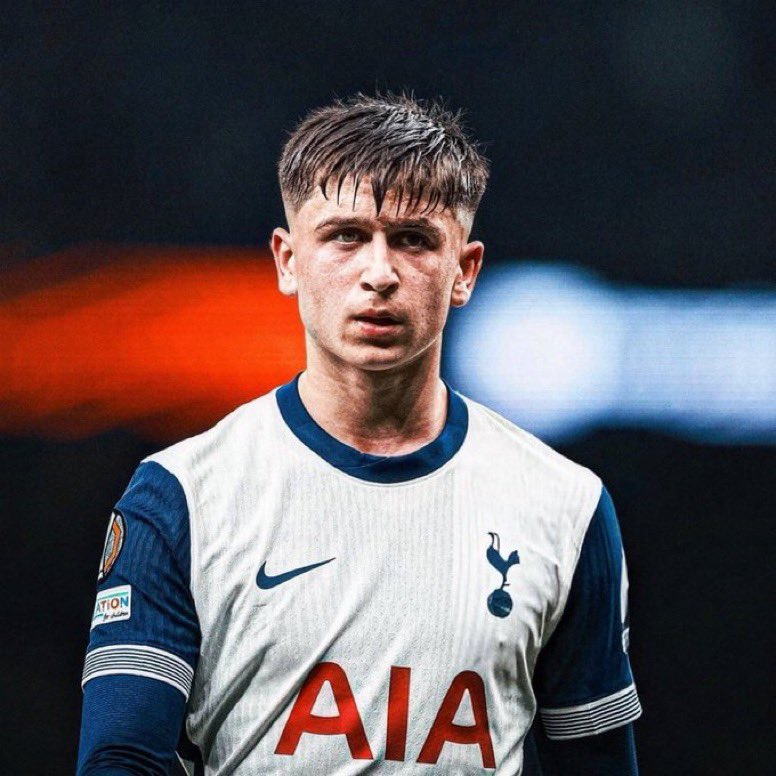 TheSpursExpress's tweet photo. My starboy is a trophy winner. Is yours? https://t.co/Kvm8XPm1it