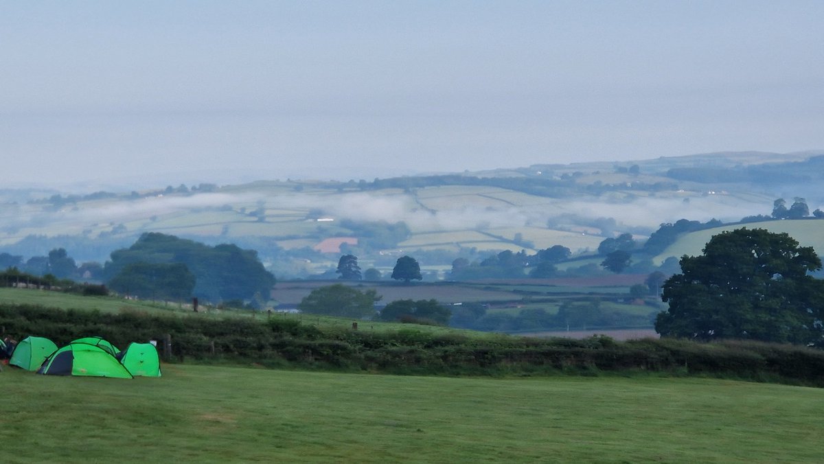 DAOSdofe's tweet image. DAOS Gold Day 2
After an early start students headed for the tops. This was a tough day but with great weather and fantastic views students did well to achieve their goal of the next camp.