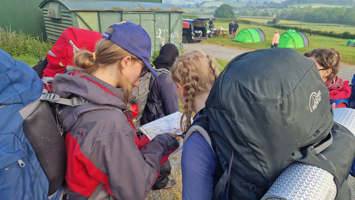 DAOSdofe's tweet image. DAOS Gold Day 2
After an early start students headed for the tops. This was a tough day but with great weather and fantastic views students did well to achieve their goal of the next camp.