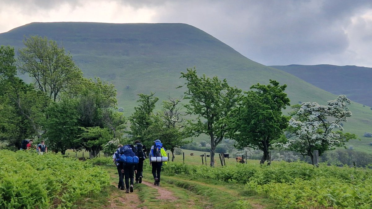 DAOSdofe's tweet image. DAOS Gold Day 2
After an early start students headed for the tops. This was a tough day but with great weather and fantastic views students did well to achieve their goal of the next camp.