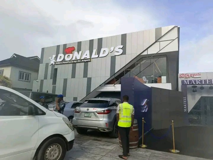 Dennis_Yucee's tweet photo. BREAKING:
Lagos Government Shuts Down Cubana Chief Priest’s Restaurant 'DONALD'. https://t.co/HdSMerXc3P
