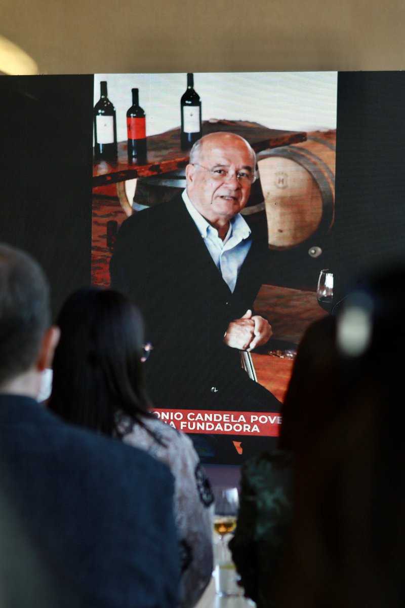 100 Candelas.