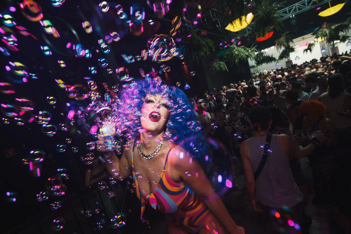 abrindo os trabalhos da PRIDE WEEK, tem <a href="/rebobinights/">Rebobinights</a> sunset eletro pride de tardinha no início do feriadão! 🪩

vem se orgulhar com a gente no pistão sky room 🌈

🗓️ 19/06 - 16h às 23h
📍 teia klub

1º lote: bit.ly/sunsetpride25