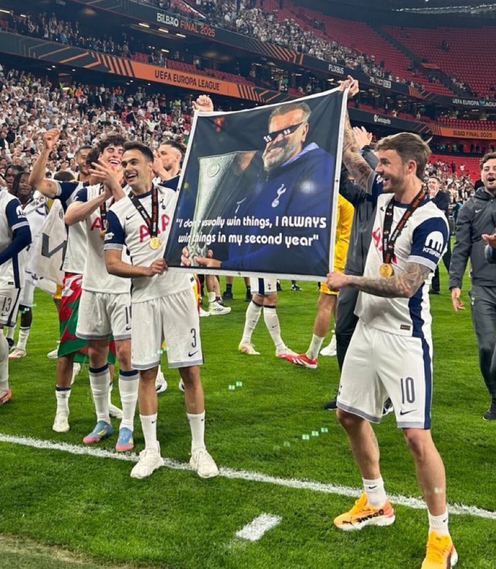 HLTCO's tweet image. They might have been absolute bin in the league but it’s so obvious that Spurs’ players love Postecoglou.