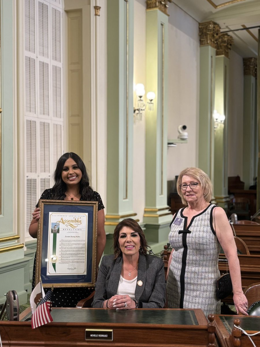 AsmMRodriguez's tweet image. It was a great honor to welcome Foothill Family Shelter to the State Capitol as we recognized them as the 53rd Assembly District’s Nonprofit of the Year! Their commitment to the community is truly inspiring. #AD53 #caleg