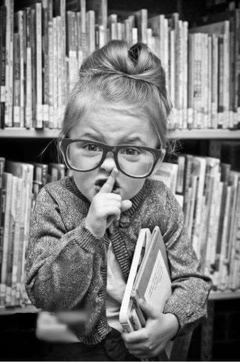 Maryvqs555's tweet photo. Los locos y los niños suelen decir 
la verdad;
 por eso a los locos los encierran 
y a los niños los educan. https://t.co/FXy3ATBsON