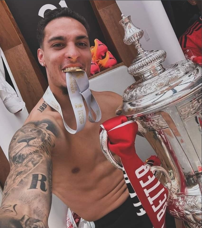 LACOBRAAA tweet media