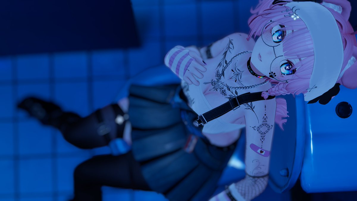 Wrendoolin's tweet image. Lost in longing after the show ends ~ 🌙🎙️