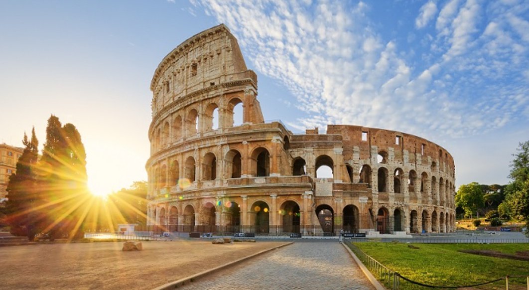 iiiixfl1's tweet image. روما :
 (753 ق.م – 476 م) ، الحضارة الرومانية. لم تكن مجرد إمبراطورية عسكرية، بل منظومة قانونية وثقافية امتدت من بريطانيا إلى الشرق الأوسط. اللاتينية، القانون الروماني، والهندسة المعمارية لا تزال حية في أنسجة حضارات اليوم.
#RomanCivilization