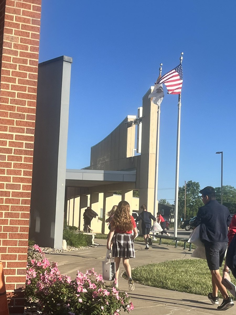 Angie Sharp tweet media