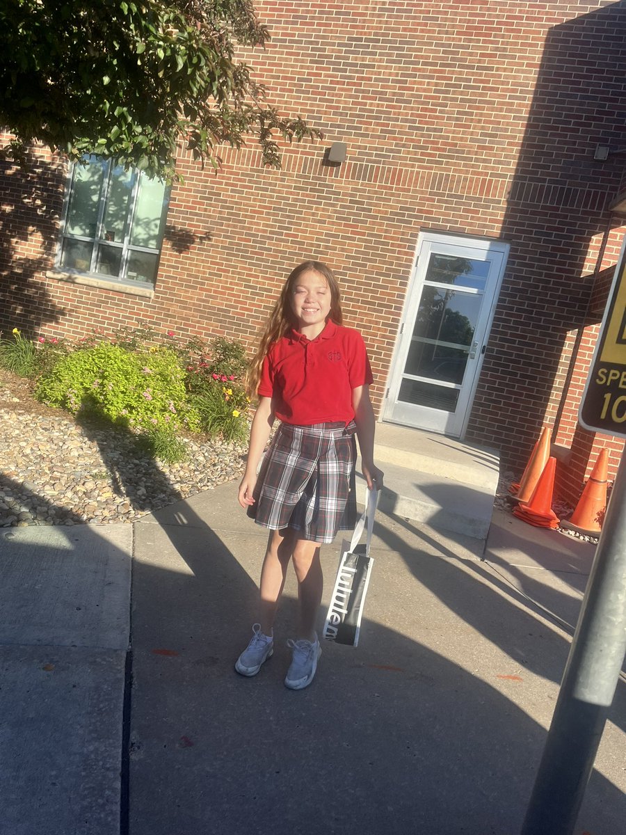 Angie Sharp tweet media