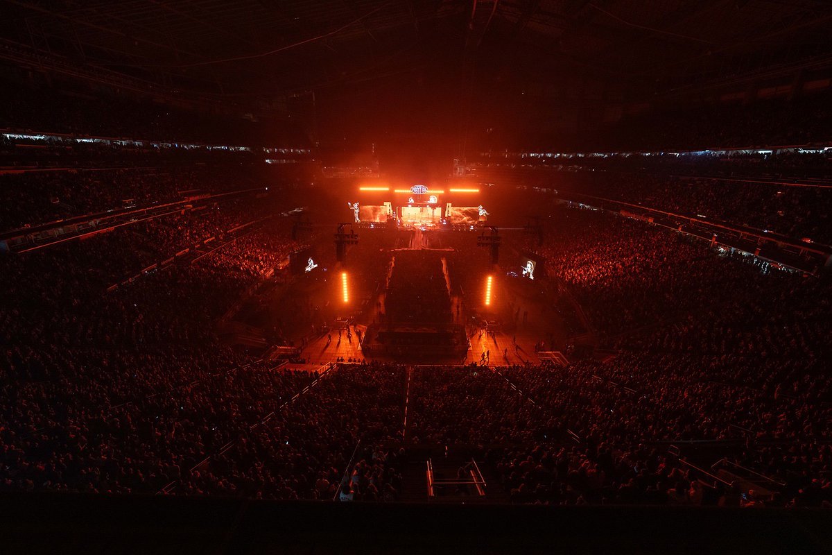 WOW. 

The BIG ASS Stadium Tour stop in Minneapolis last night was unreal thanks to Post Malone, Jelly Roll, Sierra Ferrell, and Chandler Walters.

📷: Jordan Johnson