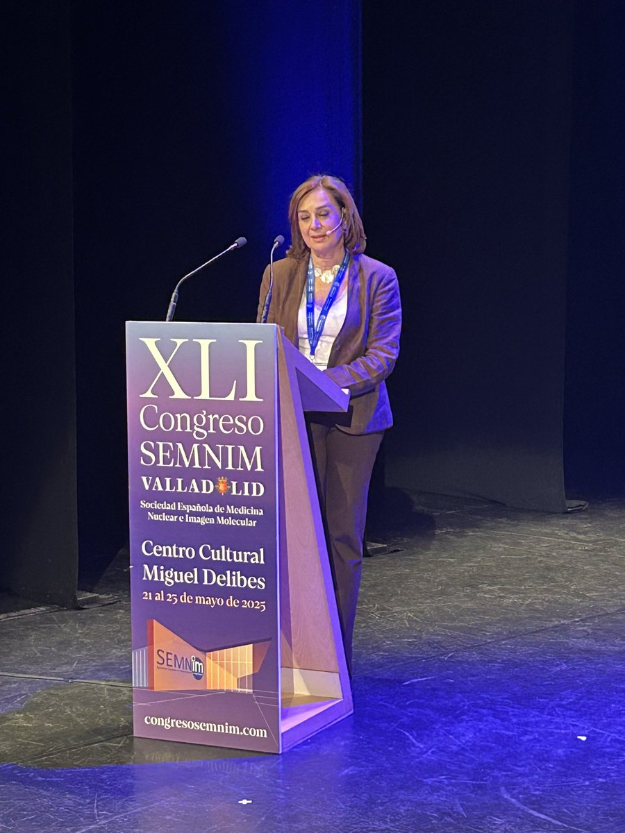 DrJaVallejo's tweet photo. Primer día en #CongresoSEMNIM2025. Excelente presentación de Dra Ana Benítez sobre la experiencia en radioembolización hepatica en @HUReinaSofia. Un ejemplo de trabajo multidisciplinar!!! @SEMNIMoficial @IMIBIC https://t.co/qaGrXxEFxB