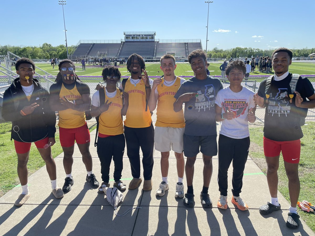 Red Devils Track and Field qualify 8 student-athletes for the Illinois State Championships! Murphysboro will appear in 9 events! <a href="/deuceandabuse/">Darren Kinnard</a> <a href="/DBeard2310/">Derek Beard</a> <a href="/LenNovara/">MHS Red Devils</a> <a href="/sisportswithCD/">Southern Illinois Sports with Chris Dexter</a> <a href="/1035ESPN/">1035ESPN</a> <a href="/RRSportsCentral/">River Radio Sports Central</a> <a href="/areasports/">AreaSports.net</a> <a href="/wmixsports/">WMIX Sports</a> <a href="/MurphysboroHS/">Murphysboro HS</a>