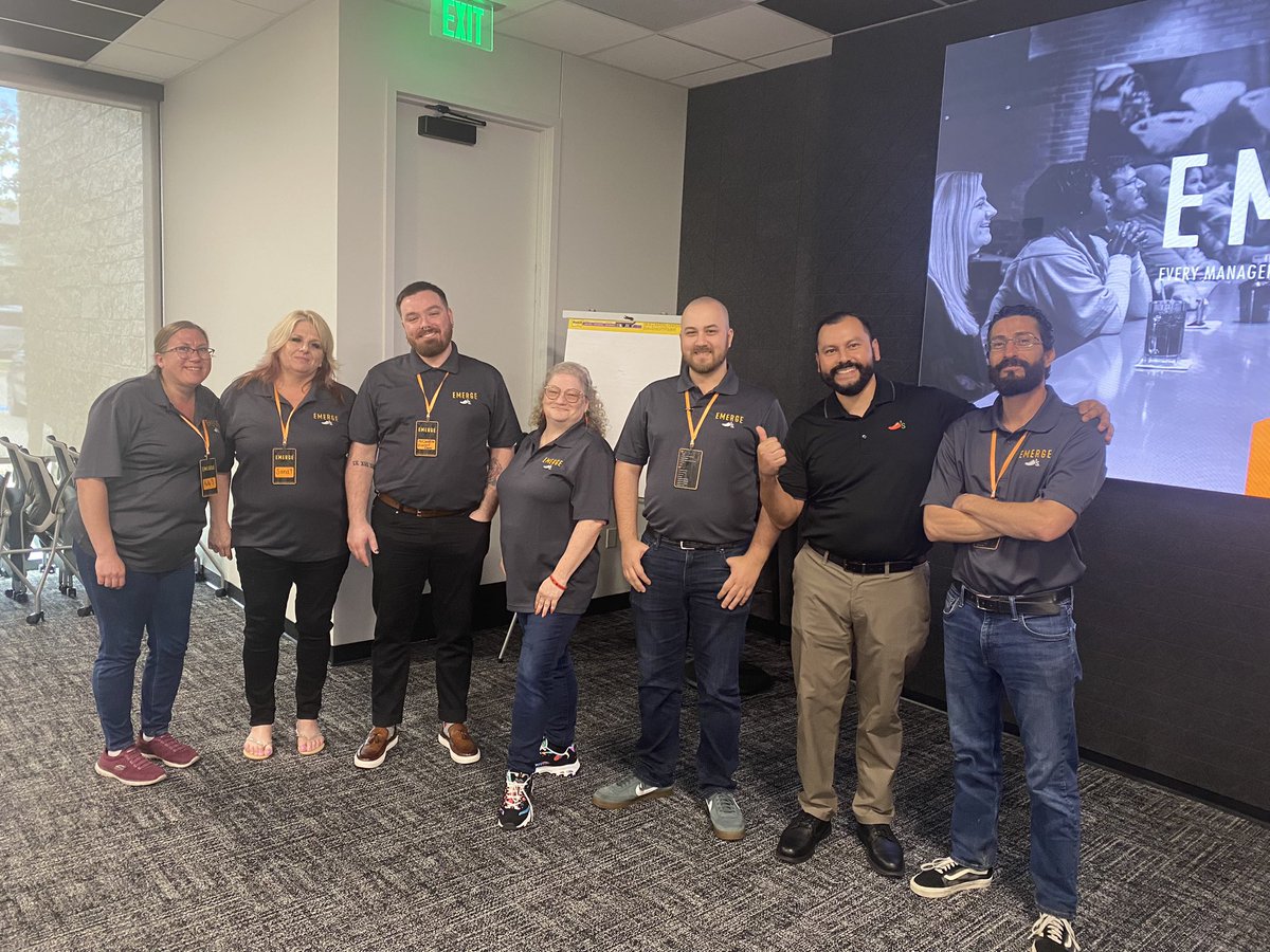 CHR’s for the Cali Region!! Group pic with our second ever Elevate GM sponsor Brandon Rios. #ChilisElevate #ChilisEmerge