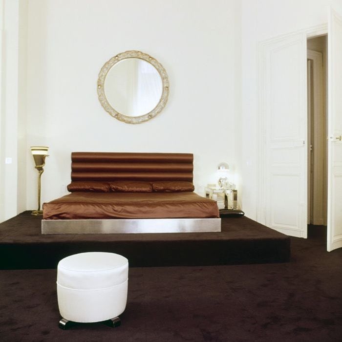 martlehner's tweet image. Apartamento Art Déco de Karl Lagerfeld em Paris, publicado na Vogue de 74. Fotografado por Horst P Horst