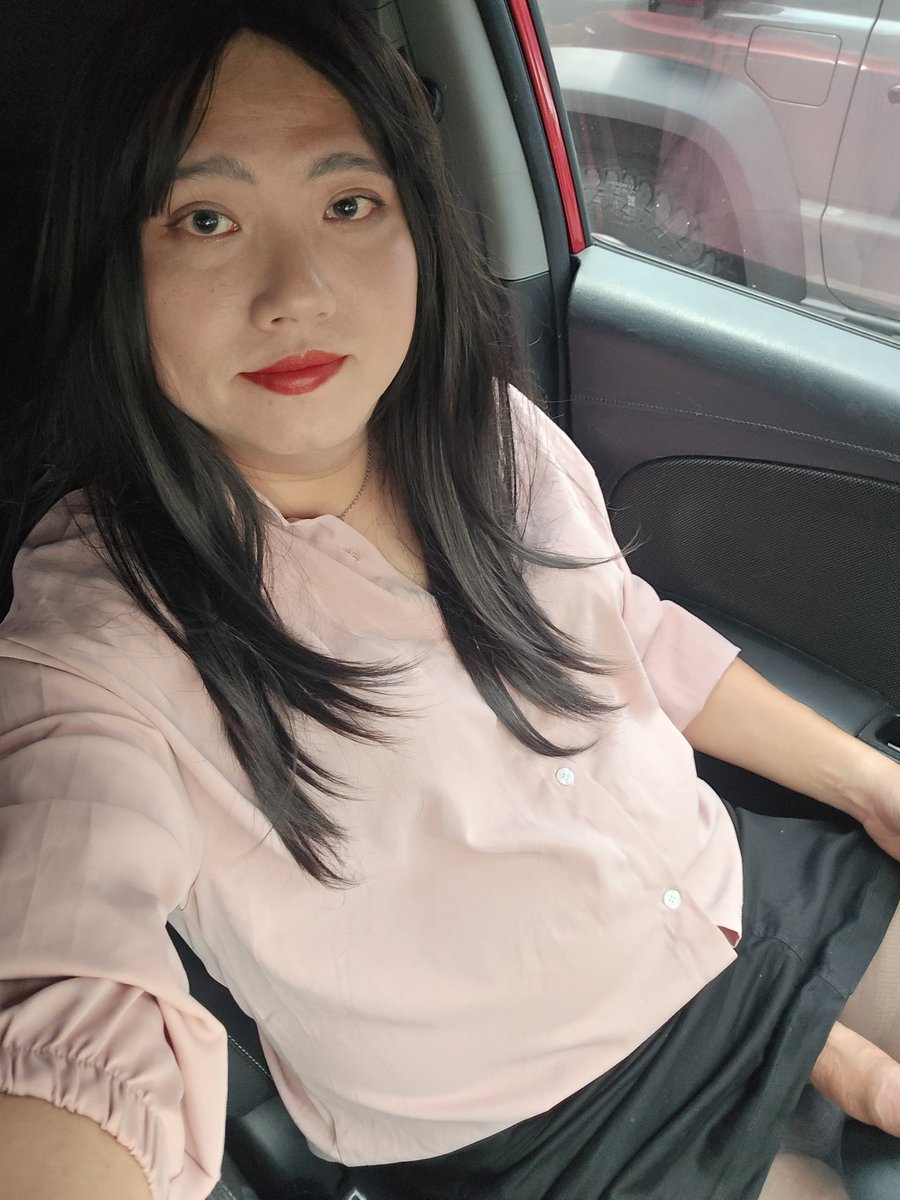 昨天偷偷女裝在朋友面前走來走去，她應該想不到這會是她的男生好友吧…好刺激～～
#女装 #男の娘 #大屌萌妹 #女装子 #女装娘 #伪娘の日常 #伪娘  #女装大佬 #crossdresser #crossdress #偽娘  #女裝男子  #cd偽娘 #絲襪 #露出 #吞精 #飲尿 #食糞 #雌墮