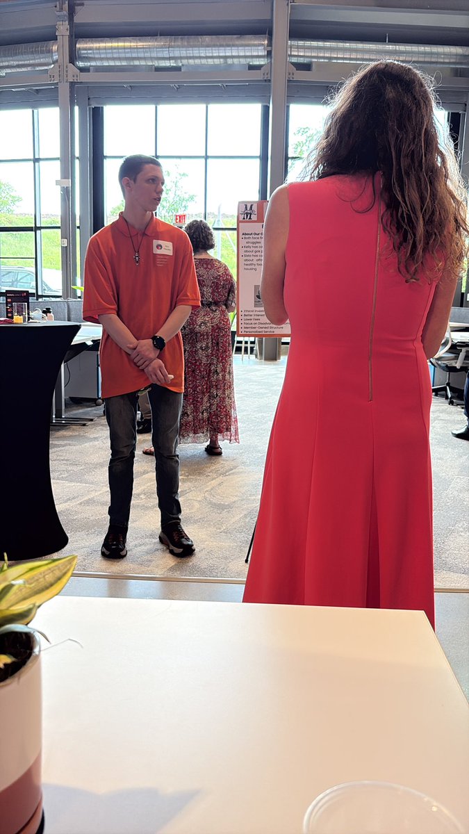My student presenting his entrepreneurial idea at #buildfest PGH. <a href="/BUILDNational/">BUILD.org</a> A non profit bank focused on helping get individuals out of the poverty cycle through financial literacy classes and banking incentives! Second straight year he's been a semifinalist <a href="/DrRMotte/">Robert Motte, Ed.D.</a> 🙌👍