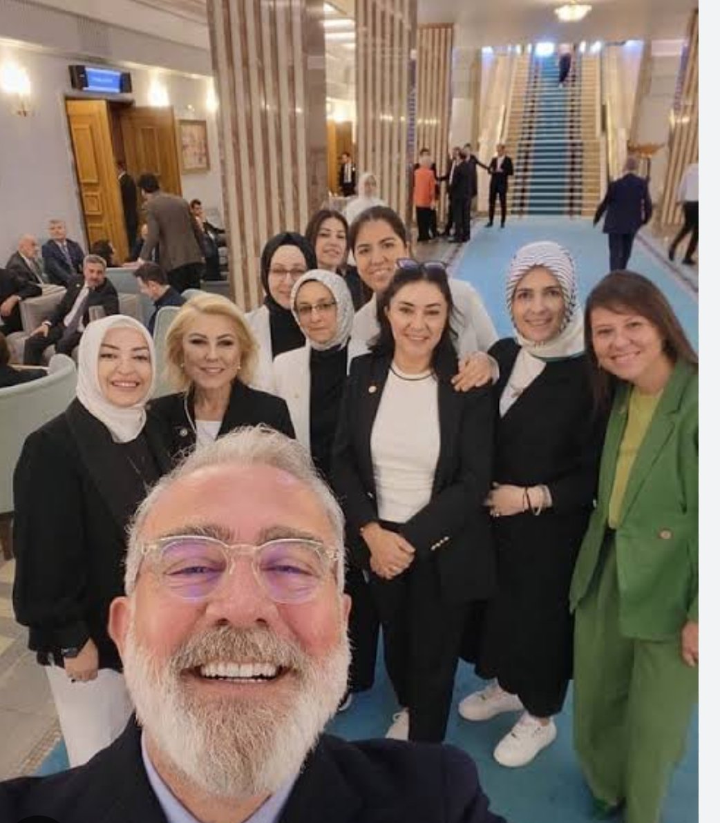 Uğur🧣 (@ugur_dm_) on Twitter photo <a href="/Hayfed_Official/">HayFed-Hayvan Haklarını Koruma Federasyonu</a> <a href="/Nihal_K34/">Nihal Aydın</a> <a href="/OsmangaziBLD/">Osmangazi Belediyesi</a> <a href="/erkanecz/">Erkan AYDIN</a> <a href="/BursaicinCHP/">CHP Bursa İl Başkanlığı 🇹🇷</a> Sorun mu? Bu kadar basite indirgenecek bir durum var da bizim mi haberimiz yok!? Bu sizce sorundan ibaret mi yoksa vahşice işlenmiş cinayet mi? Şu fotoğrafı anımsattınız❗❗ <a href="/Hayfed_Official/">HayFed-Hayvan Haklarını Koruma Federasyonu</a> <a href="/Nihal_K34/">Nihal Aydın</a> <a href="/OsmangaziBLD/">Osmangazi Belediyesi</a> <a href="/erkanecz/">Erkan AYDIN</a> <a href="/BursaicinCHP/">CHP Bursa İl Başkanlığı 🇹🇷</a> Sorun mu? Bu kadar basite indirgenecek bir durum var da bizim mi haberimiz yok!? Bu sizce sorundan ibaret mi yoksa vahşice işlenmiş cinayet mi? Şu fotoğrafı anımsattınız❗❗