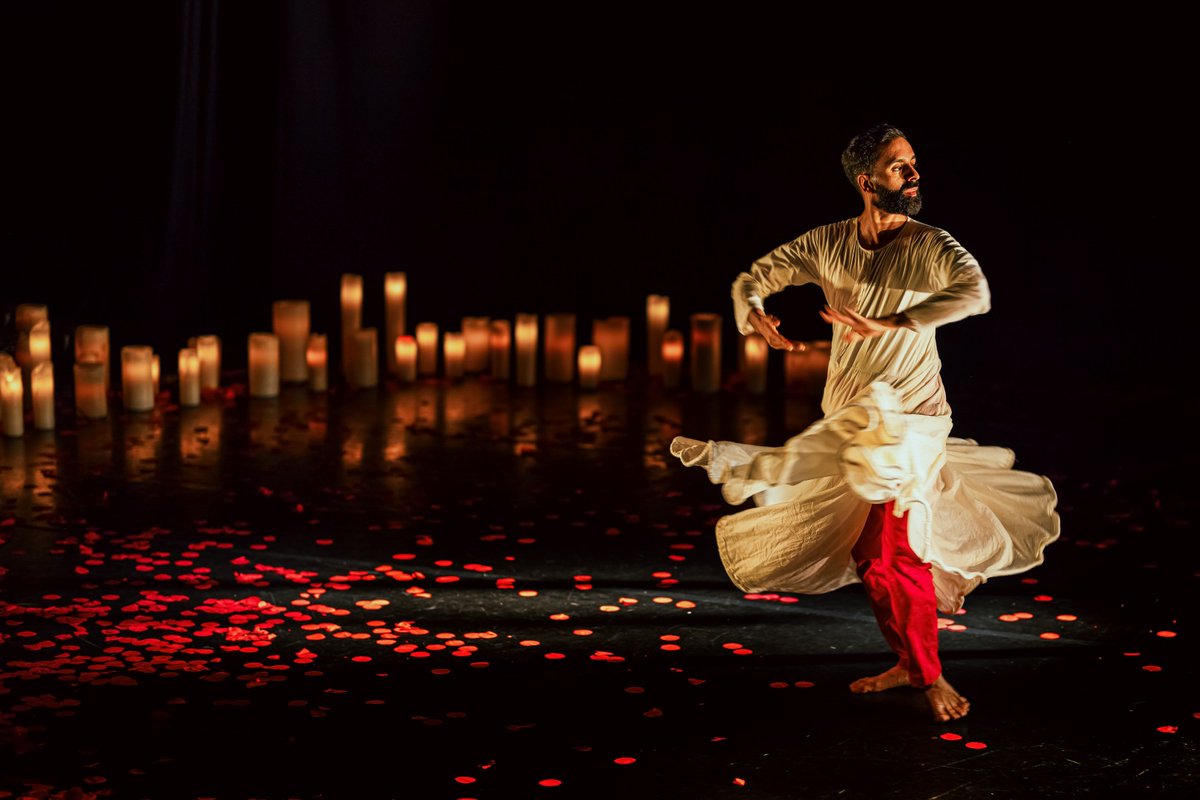 CultivatedUK (@cultivateduk) on Twitter photo #Review: Songs of the Bulbul at <a href="/NorwichTheatre/">Norwich Theatre</a> Playhouse for <a href="/NNFest/">Norfolk & Norwich Festival</a>
"This new dance work offers a mesmerising combination of movement and myth, inspired by the ancient Sufi story of a nightingale held in captivity."
cultivated.org.uk/reviews/2025/s…
<a href="/AakashOdedra/">Aakash Odedra Company</a> #Review: Songs of the Bulbul at <a href="/NorwichTheatre/">Norwich Theatre</a> Playhouse for <a href="/NNFest/">Norfolk & Norwich Festival</a>
"This new dance work offers a mesmerising combination of movement and myth, inspired by the ancient Sufi story of a nightingale held in captivity."
cultivated.org.uk/reviews/2025/s…
<a href="/AakashOdedra/">Aakash Odedra Company</a>