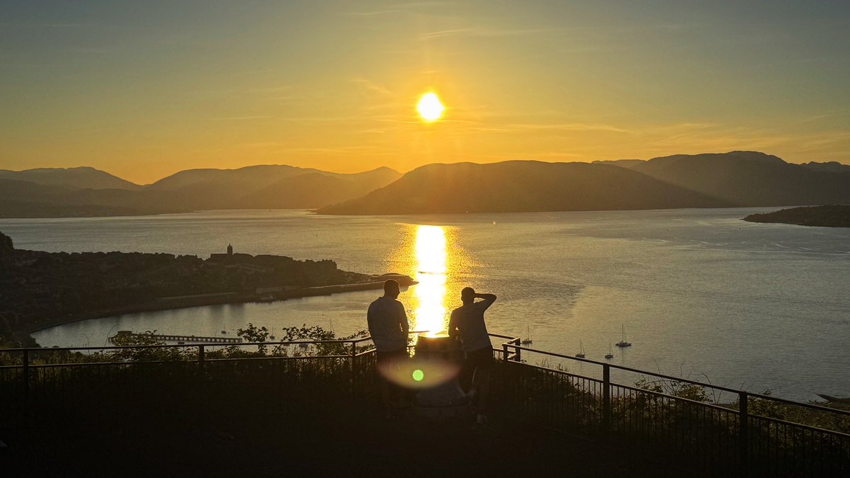 discinverclyde's tweet photo. Lyle Hill tonight.
Thanks to @DarrochOlga for the photos πΈ
Discover Inverclyde π
https://t.co/IOztDSJtbm
@VisitScotland | @Scotland
#DiscoverInverclyde #Greenock #Scotland #ScotlandIsCalling #VisitScotland #LyleHill https://t.co/G162Ne8Ma0