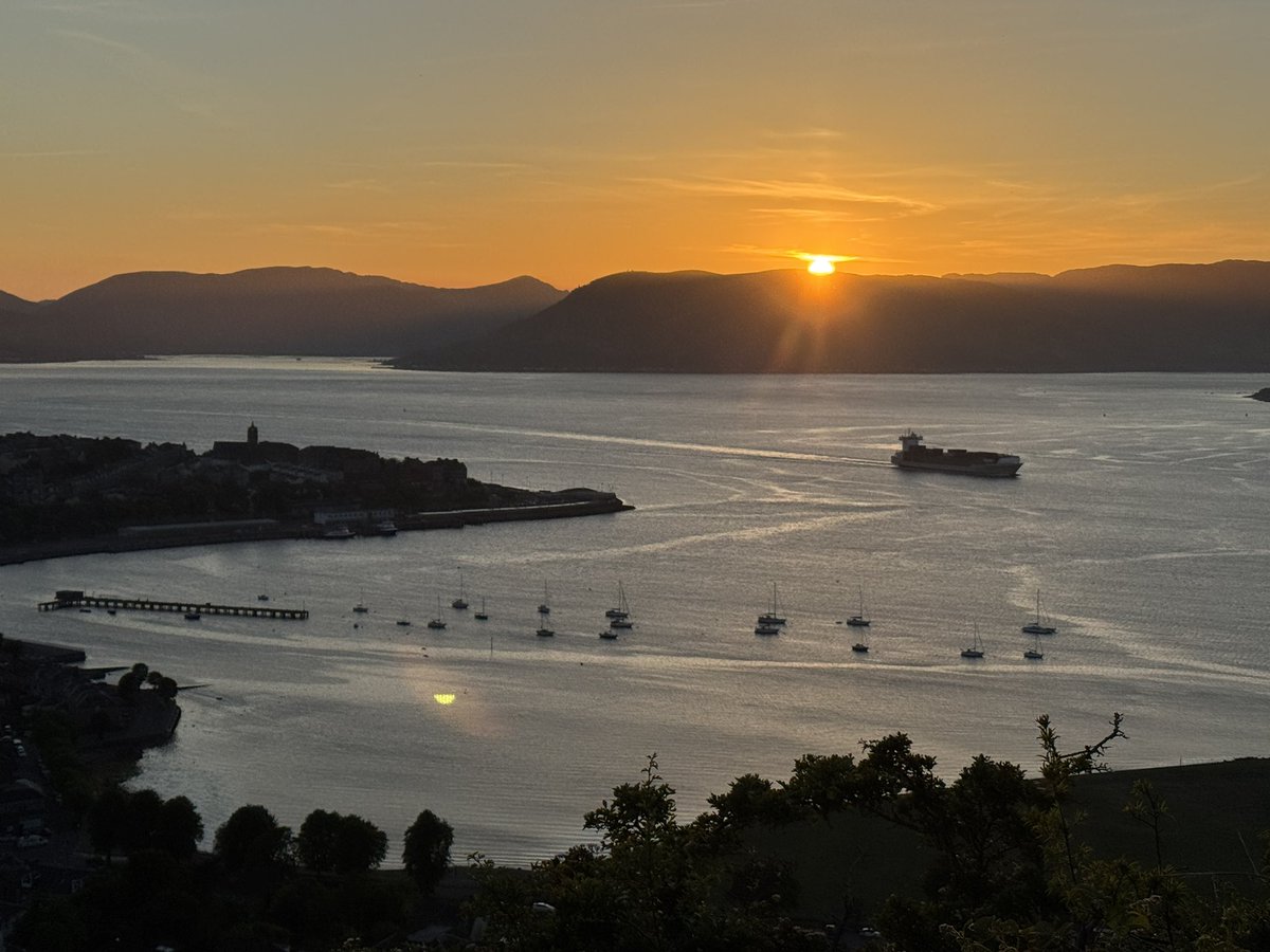 discinverclyde's tweet photo. Lyle Hill tonight.
Thanks to @DarrochOlga for the photos πΈ
Discover Inverclyde π
https://t.co/IOztDSJtbm
@VisitScotland | @Scotland
#DiscoverInverclyde #Greenock #Scotland #ScotlandIsCalling #VisitScotland #LyleHill https://t.co/G162Ne8Ma0