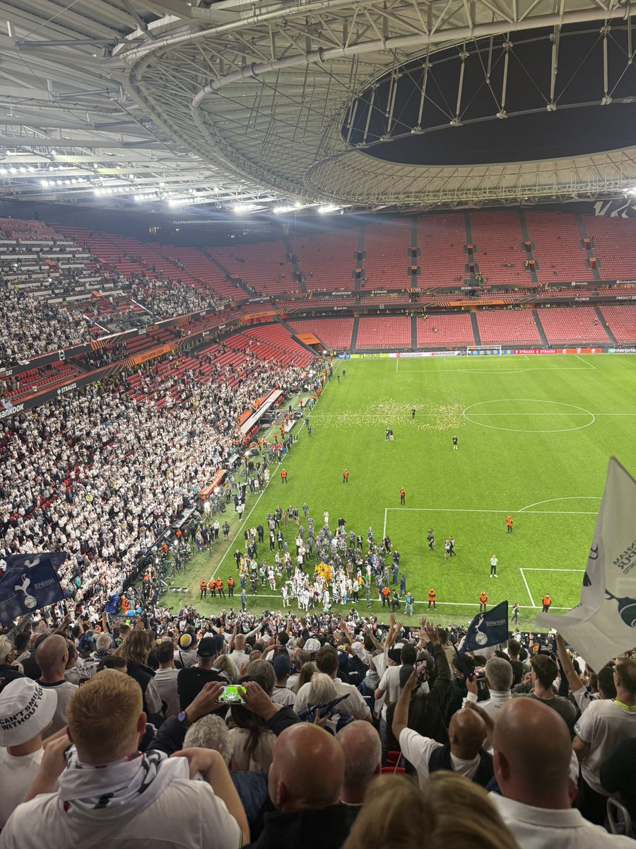 callumth11's tweet photo. Un fucking real
💙🤍 https://t.co/ovJ4tZJJsj