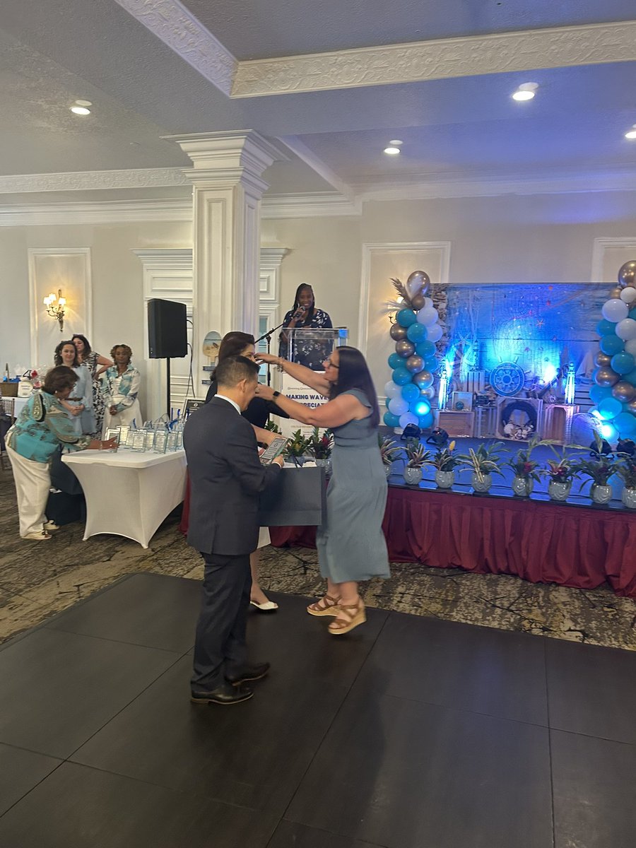 Miami Carol City Sr (@carolcitysr1) on Twitter photo We are incredibly proud of our Assistant Principal, Mrs. Wright-Reigosa, for receiving the Beacon of Light Award. This honor reflects her dedication and passion for her work. #WeBelieveWeCanWeWill #YourBestChoiceMDCPS <a href="/MDCPSNorth/">M-DCPS North Region</a> <a href="/StdtSvcsMDCPS/">Student Services</a> We are incredibly proud of our Assistant Principal, Mrs. Wright-Reigosa, for receiving the Beacon of Light Award. This honor reflects her dedication and passion for her work. #WeBelieveWeCanWeWill #YourBestChoiceMDCPS <a href="/MDCPSNorth/">M-DCPS North Region</a> <a href="/StdtSvcsMDCPS/">Student Services</a>
