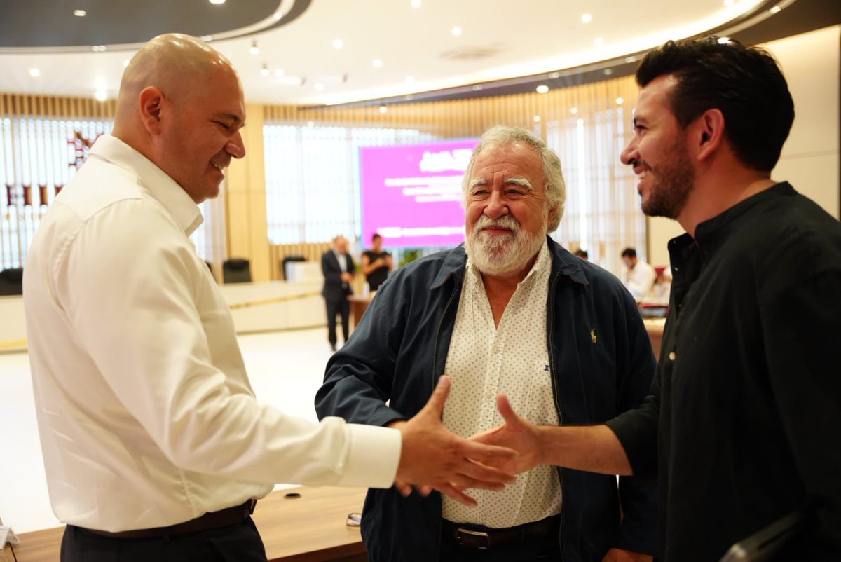 mtellov's tweet photo. Hidalgo fue sede de una reunión con @SEDATU_mx, @GobCDMX, @Edomex y @GobiernoMorelos para planear cómo deben crecer nuestras ciudades y cómo cuidar mejor el agua que compartimos.

Desde @PlaneacionHgo, y con el respaldo del gobernador @juliomenchaca_, estamos poniendo a Hidalgo en el centro de las decisiones que van a marcar el futuro de nuestra región.