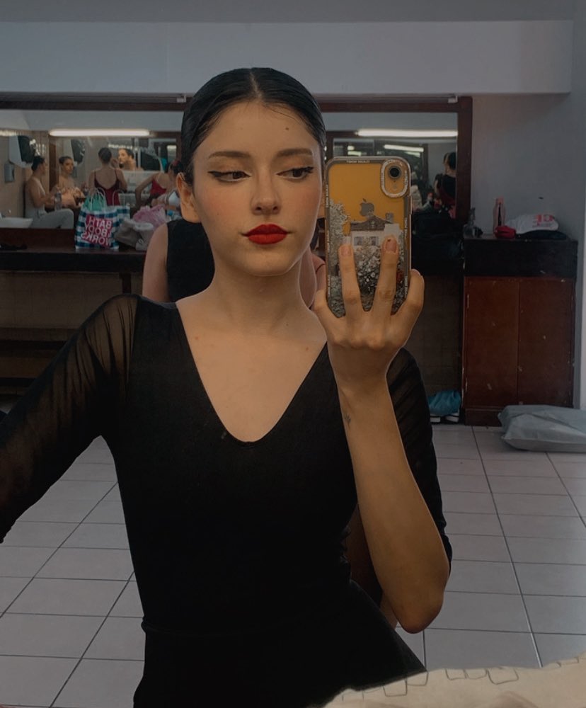 ustedes no están para saberlo pero hoy tengo recital de ballet (: