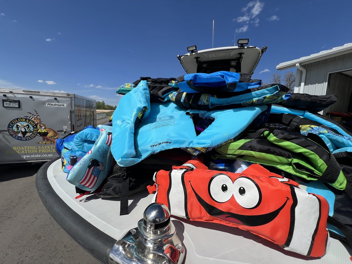 It’s National Safe Boating Week! As we kick off the summer season, we’re grateful to Airhead Watersports for their generous donation of life jackets to help us promote safety on Colorado’s waters all year long 🛟