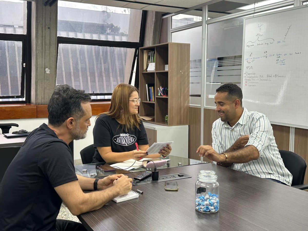 Como cada semana nos reunimos con diferentes alcaldes del Departamento para continuar consolidando proyectos y estrategias que protejan los recursos naturales y permitan el acceso a los servicios de agua y saneamiento básico 🌿💦