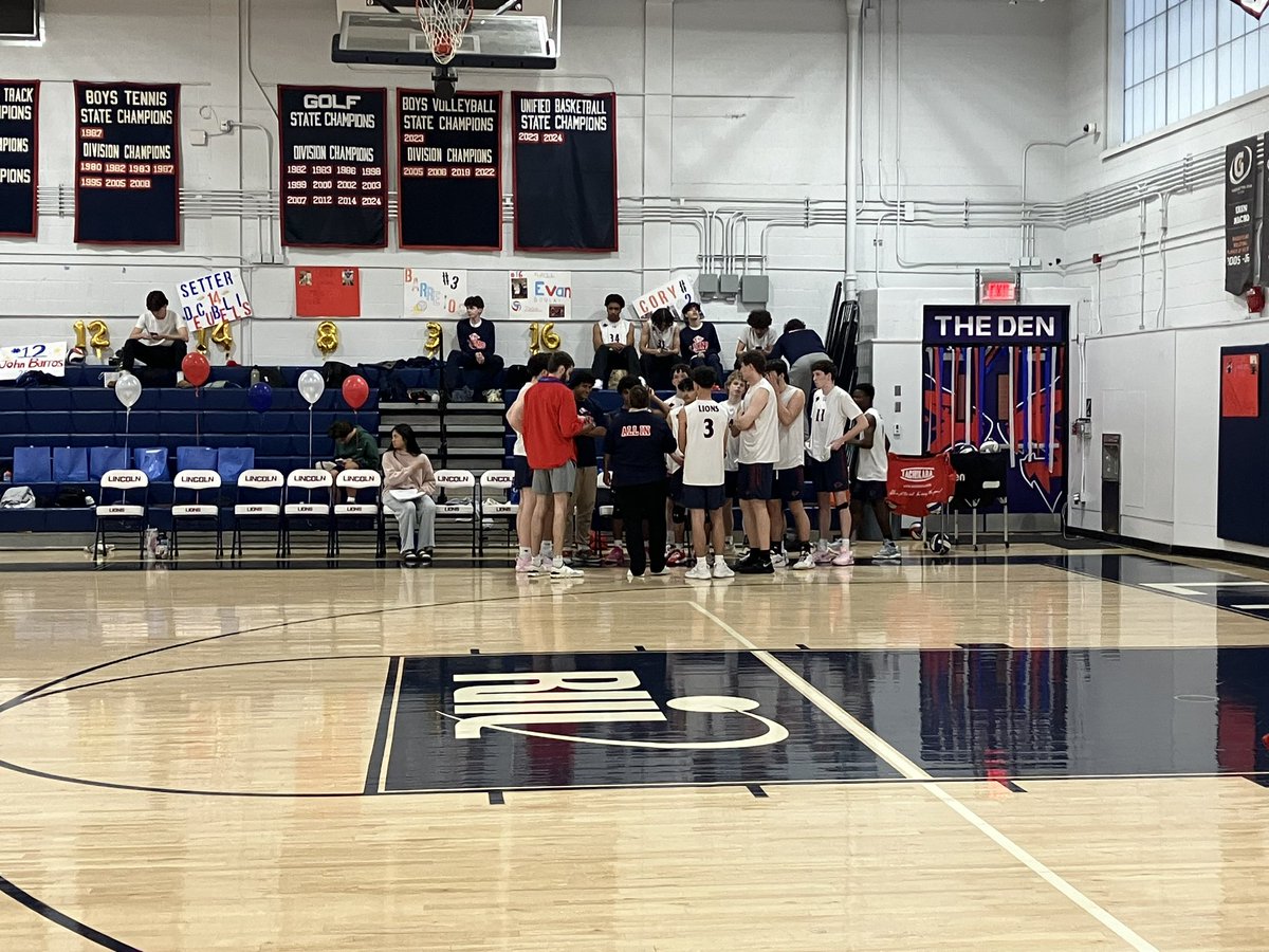Lincoln wins the second set 25-20. Let’s go Lions!