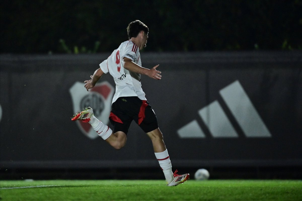 RiverPlate's tweet photo. 📸 Primer tiempo en River Camp. 💪⚽ https://t.co/MsxBOhfQjx