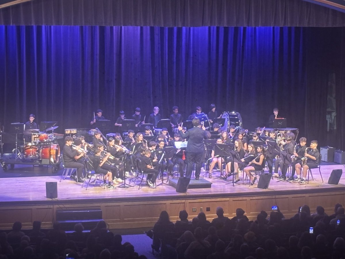 Great performance by the ⁦<a href="/PCISFalcon/">PCIS</a>⁩ 6th grade band!