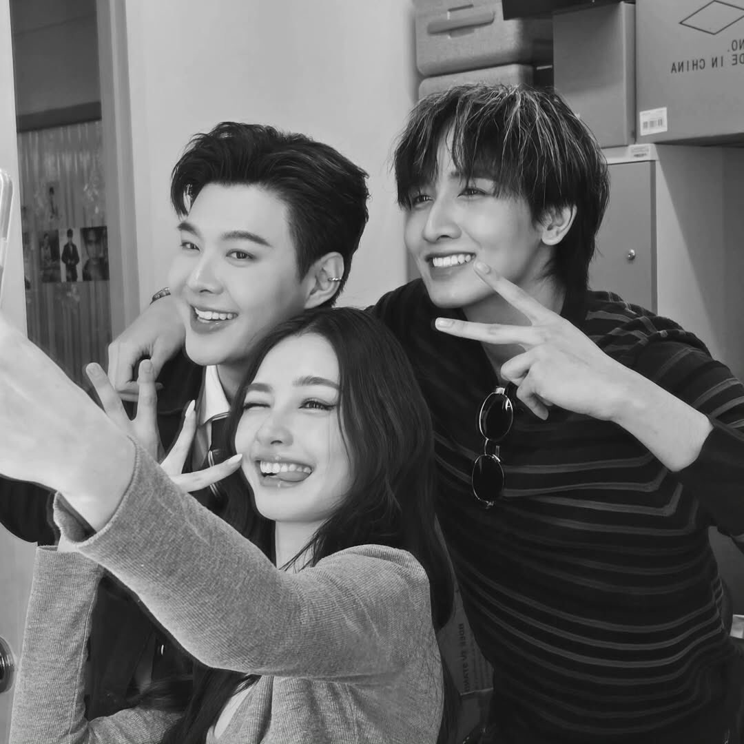 PockynSaint's tweet image. 22 พ.ค. 2568 วันนี้มาครบ 
เซ้นต์ พีค มิ้นท์
#แก๊งค์วุ่นวาย #3Vs
ไปงาน 
#9entertainawards2025

#Saint_sup #MingEr #เซ้นต์ศุภพงษ์
#Kongthappeak #Mintranch