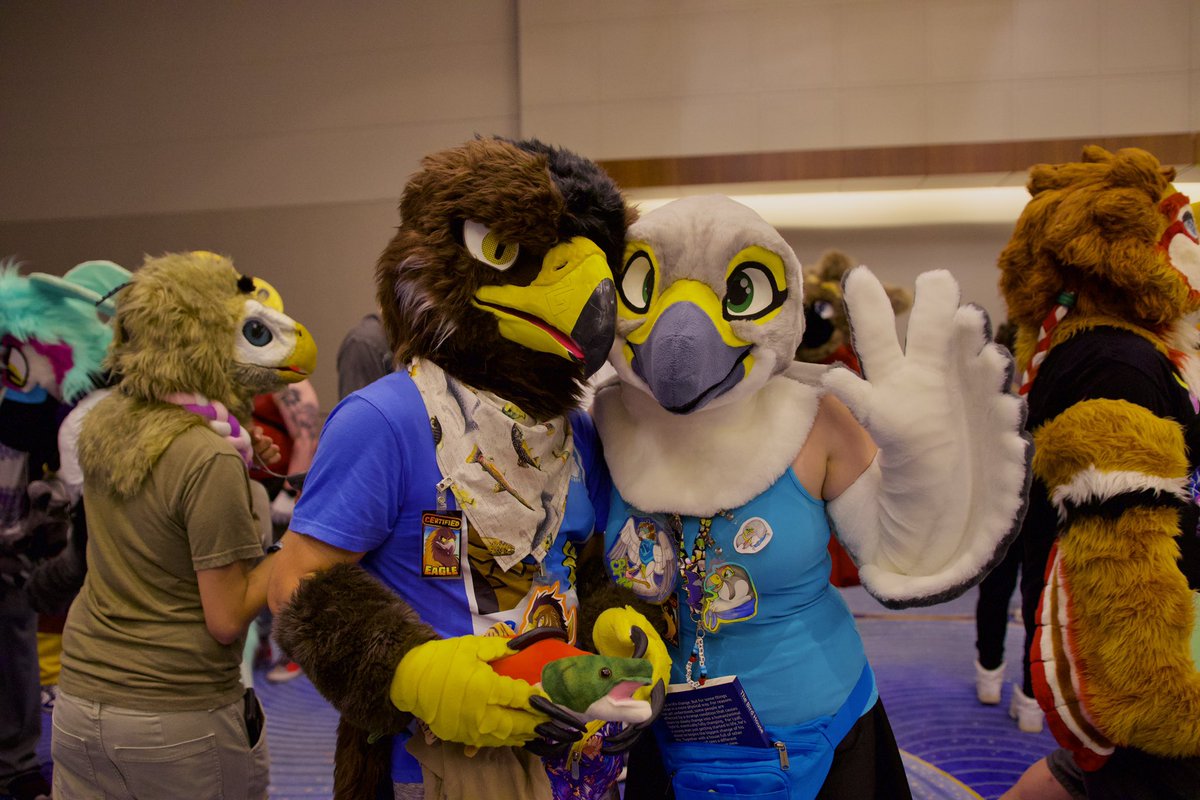 Me and <a href="/PeregrineLady/">𓅃PeregrineFalconLady𓅃</a>! HEYAAAA OVO 💛