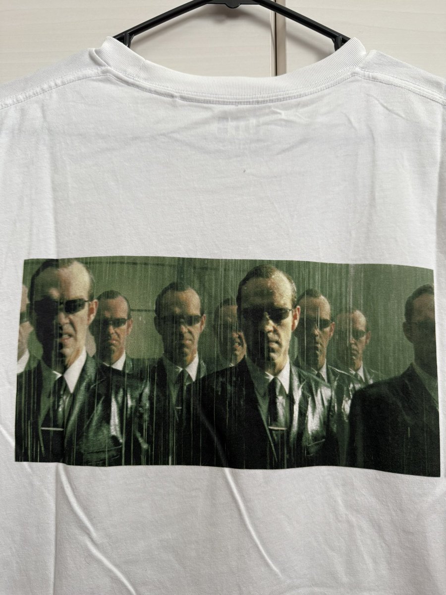 movies19luv's tweet photo. そろそろ梅雨なので、今日はこれを着る。
#映画好きと繋がりたい
#映画好きな人と繋がりたい
#MATRIX
#the_Matrix https://t.co/7wsPcwK26n