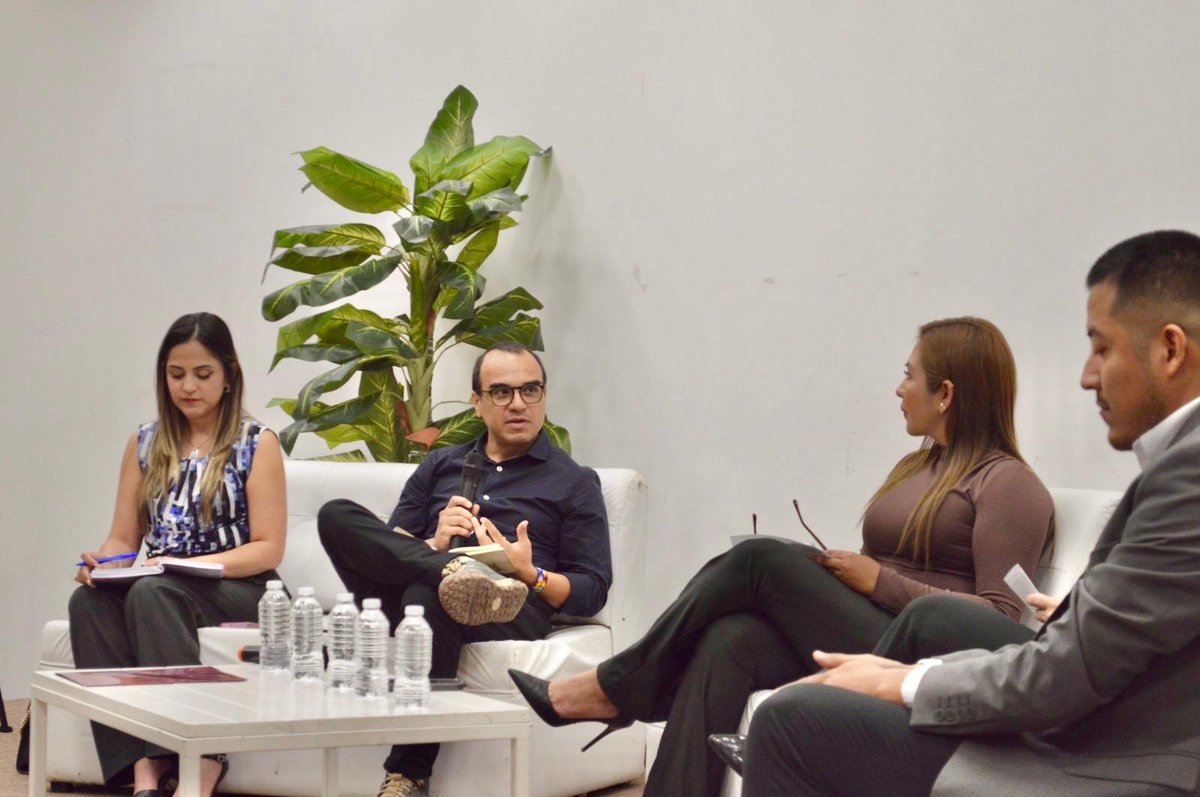 El profesor-investigador de El Colegio de Tamaulipas, Dr. Víctor Jurado Flores, participó en el panel “Atención a las Violencias en el Entorno Escolar”
Leer más en...bit.ly/3FjtZka