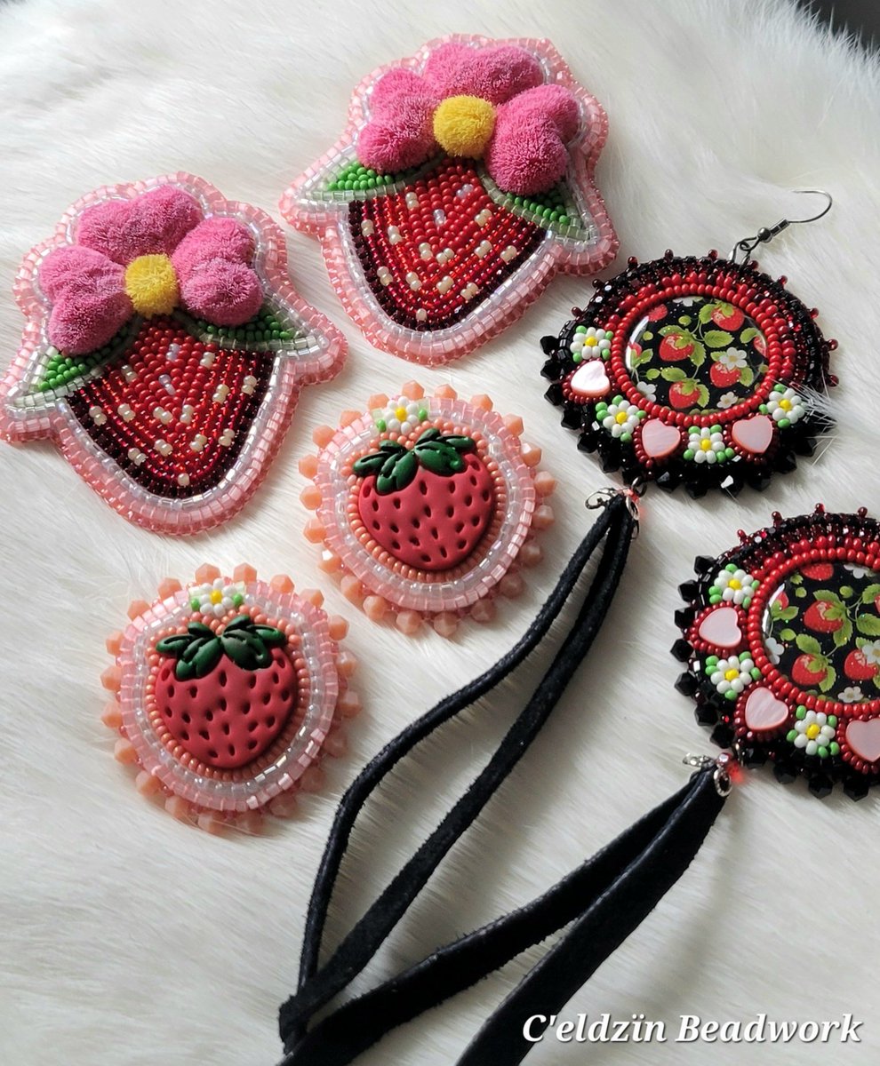 MkWhess's tweet photo. 🍓 May Bead Basket 🍓 

The wonderful monthly subscription, the.beadbasket, was filled with some beautiful strawberry themed items this month! I am so in love with all of these ❤️

None of these are for sale at the moment. I am vending at an event next week. https://t.co/rNN2j2XpV7