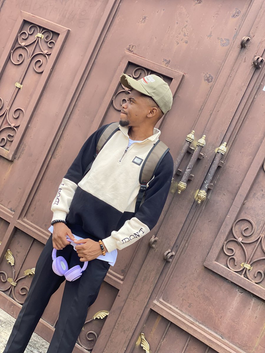 Life be treating me like I’m trash but I still look good 😂😪  #everyoneシ゚ #picture #HustleHard