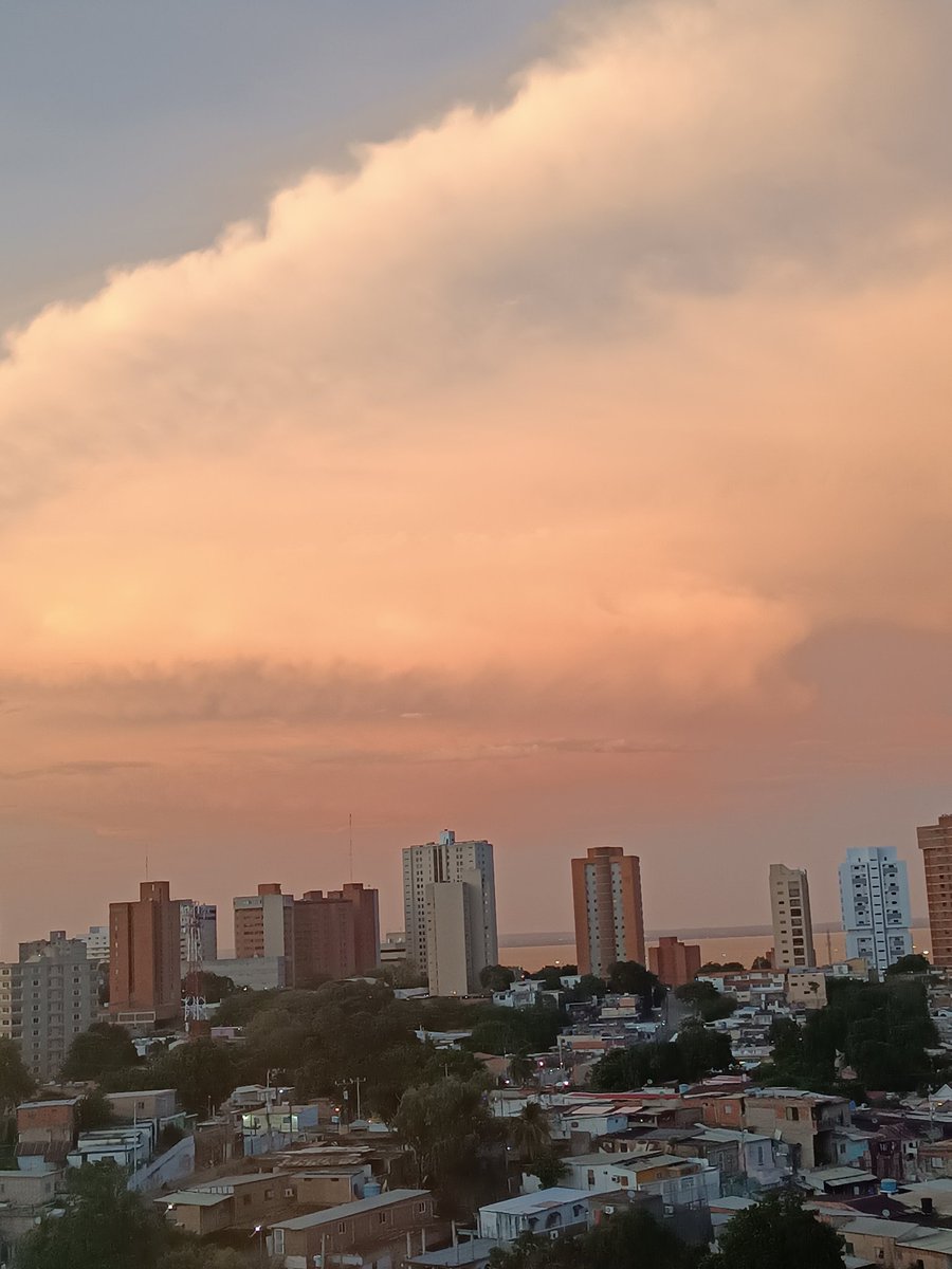 El cielo de Maracaibo no deja de sorprendernos #21Mayo #Maracaibo