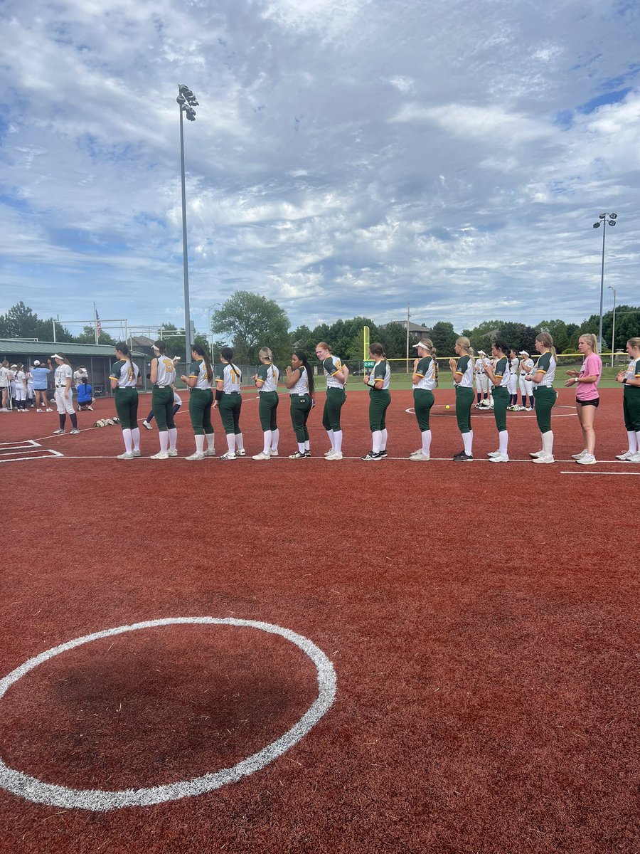 Final score from CBAC. 
🥎Raiders 0
🥎Owls 11

Thank you to the entire softball program for a great season. Seniors, you will be missed. 

<a href="/SMSouthTDain/">Dr. Todd Dain</a> <a href="/smssoftball_/">Shawnee Mission South Softball</a>