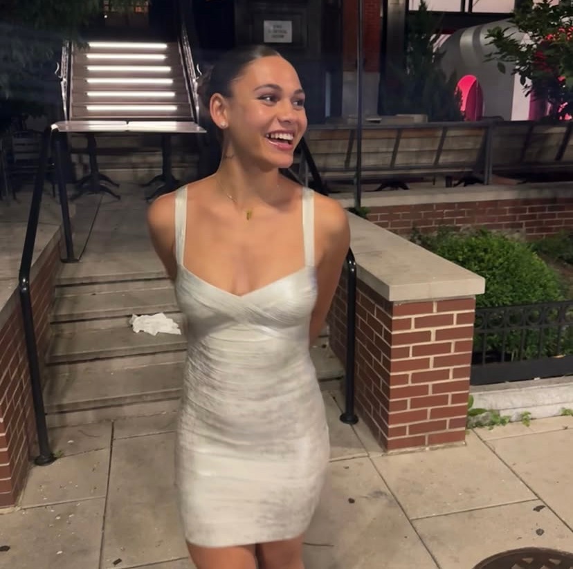TheSyaRowe's tweet photo. We outside https://t.co/UtropoAYmS