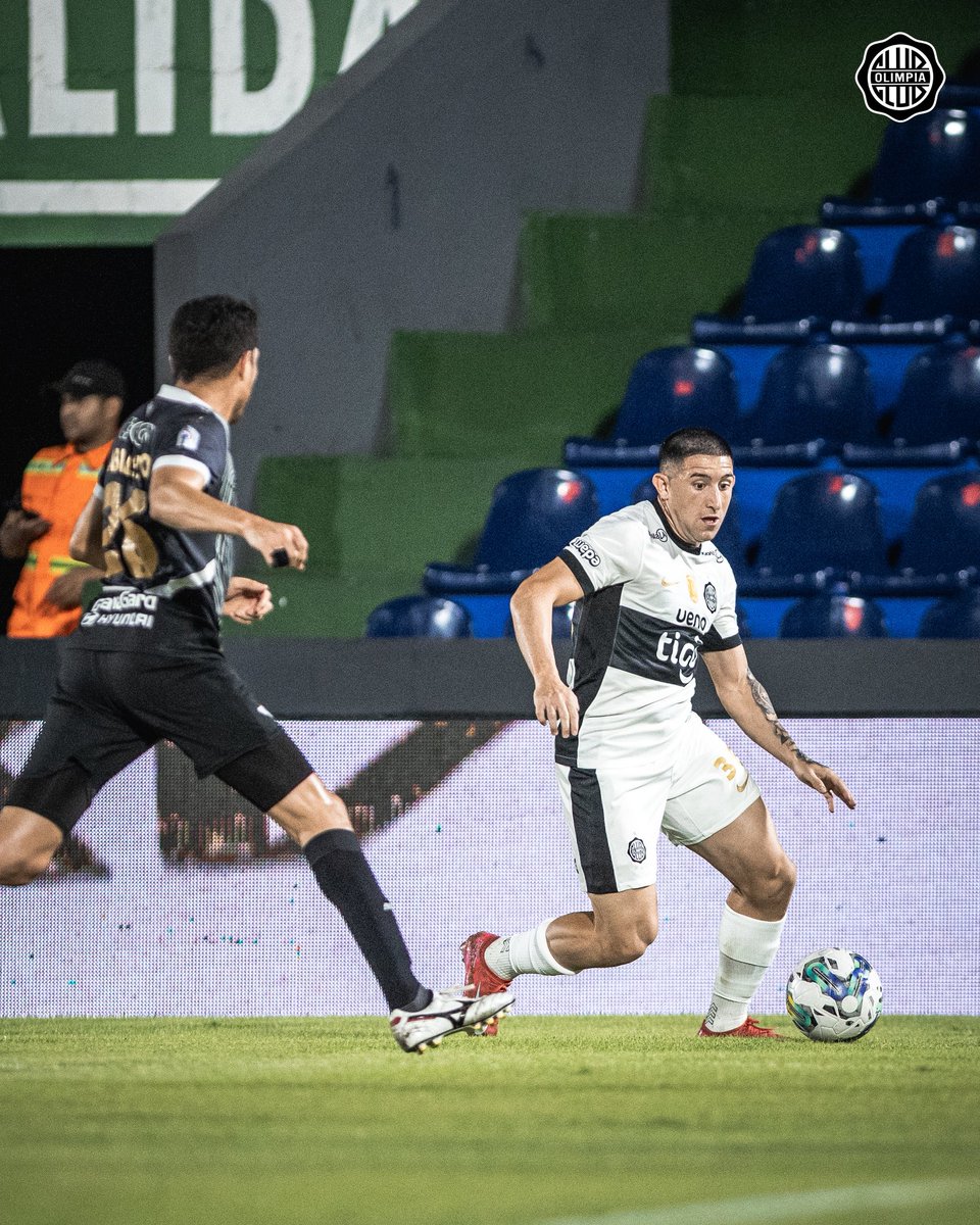⚽️ 𝐓𝐨𝐫𝐧𝐞𝐨 𝐀𝐩𝐞𝐫𝐭𝐮𝐫𝐚 𝟐𝟎𝟐𝟓.

40' | 0-1 | Últimos minutos del primer tiempo. 

#OlimpiaLibertad 
#SoyDelOlimpia ⚪️⚫️⚪️