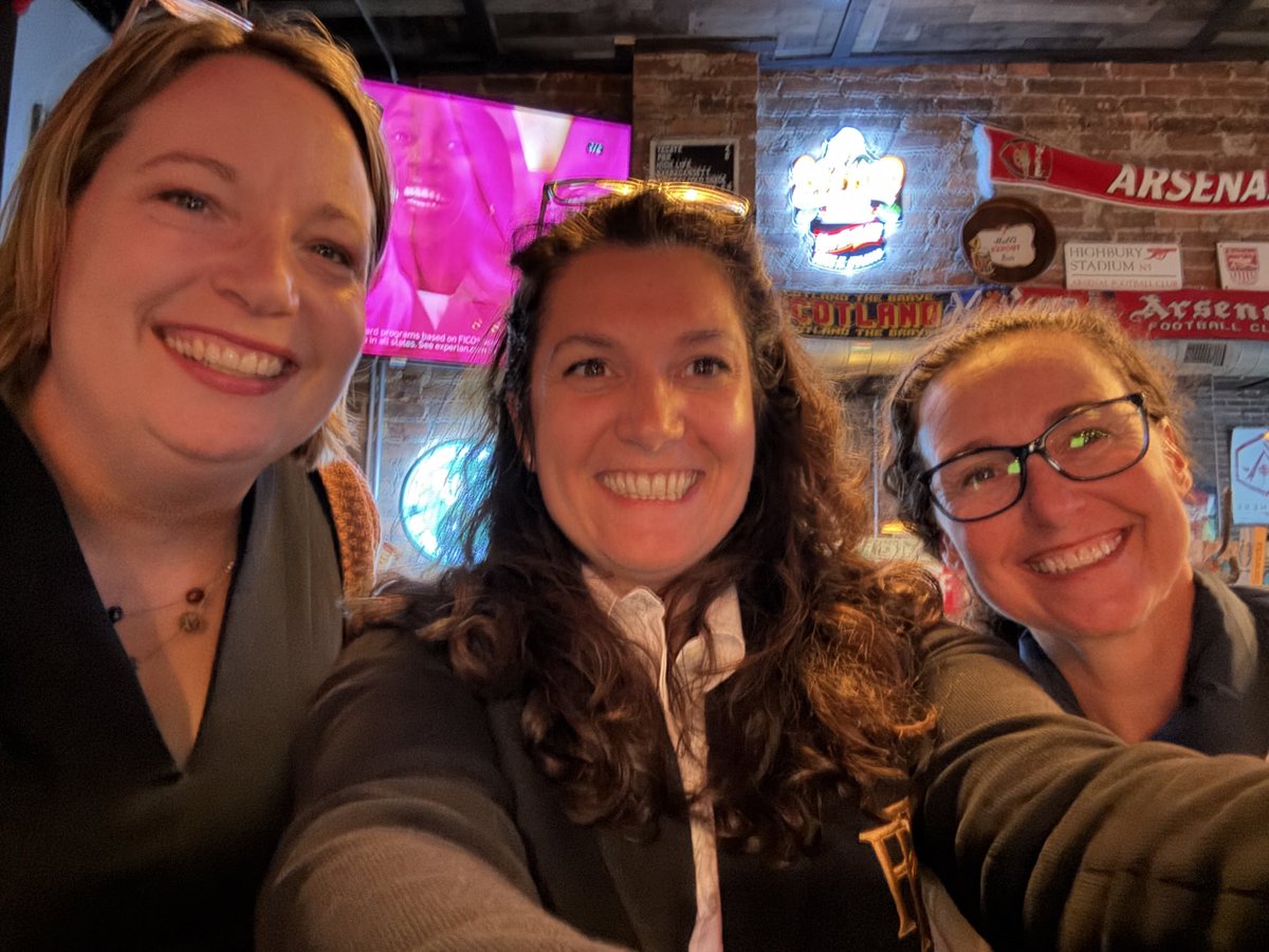 Dr Chiara Mingarelli (@dr_cmingarelli) on Twitter photo Loving Pint of Science 2025! Here with <a href="/ValerieJHorsley/">Dr. ᐯᗩᒪEᖇIE ᕼOᖇᔕᒪEY 🔬</a> and my neighbor Sue!! #PINT25 Loving Pint of Science 2025! Here with <a href="/ValerieJHorsley/">Dr. ᐯᗩᒪEᖇIE ᕼOᖇᔕᒪEY 🔬</a> and my neighbor Sue!! #PINT25