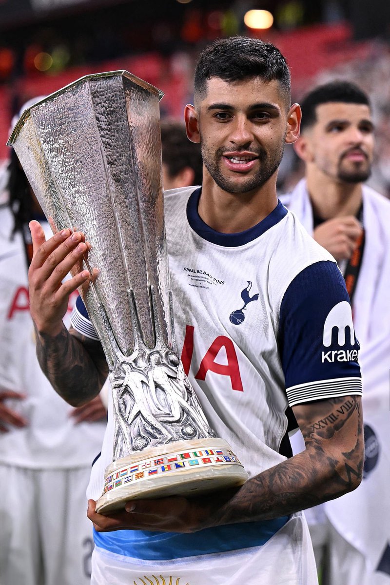 CutiRomero2's tweet image. Somos campeones de Europa @SpursOfficial 🤍
Como una familia de principio a fin , nos merecíamos este título 
nadie confiaba en nosotros y acá estamos,cerrando una gran temporada 
Gracias a todos por el cariño  
Como on you Spurs 🤍