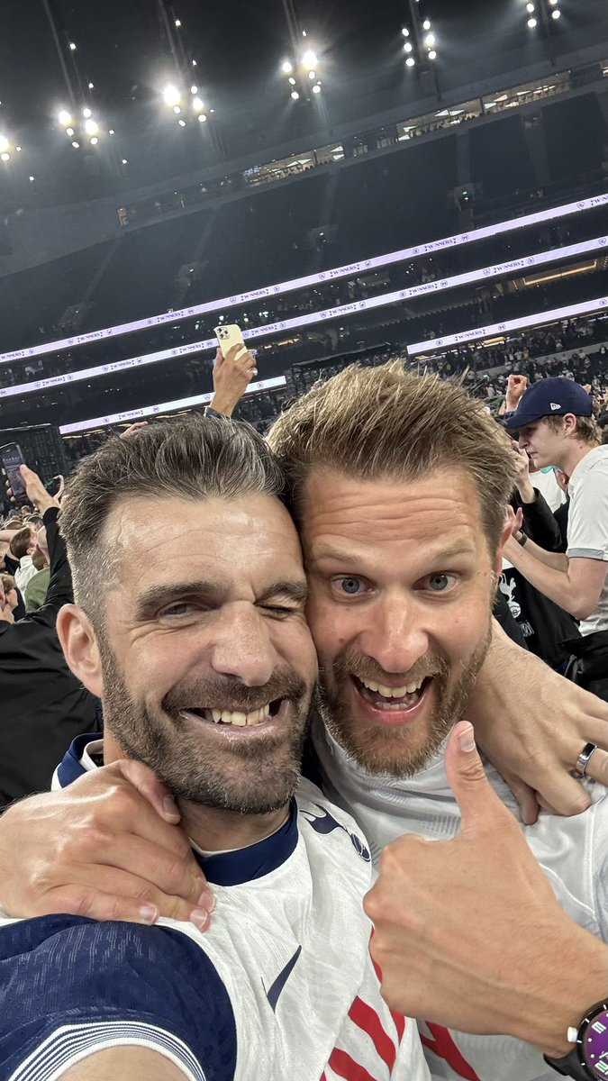 Tim Winstone (@tim_winstone) on Twitter photo Has anyone seen the spurs version of Bobby Moore 
OH WHAT A NIGHT 🔥 Has anyone seen the spurs version of Bobby Moore 
OH WHAT A NIGHT 🔥