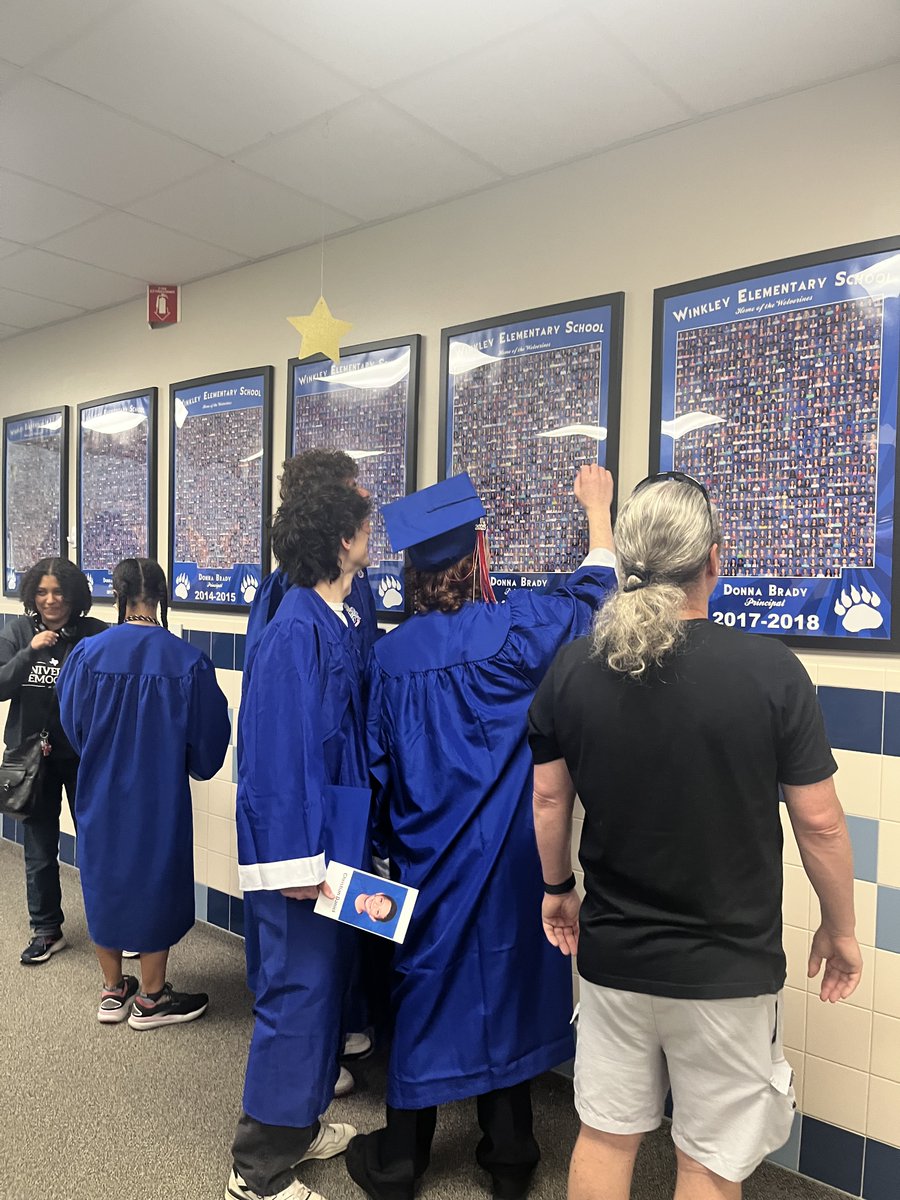 It was fun to celebrate former Wolverines at the High School Senior walk this morning. Congratulations class of 2025! We are proud of you! 🎓 #WinkleyConnects #1LISD